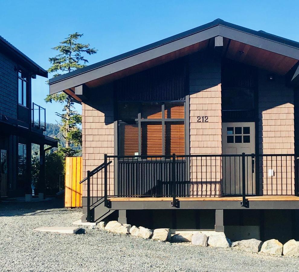 Sandy Feet Retreat Port Renfrew- Oceanfront 2Br Modern Cottage Kültér fotó
